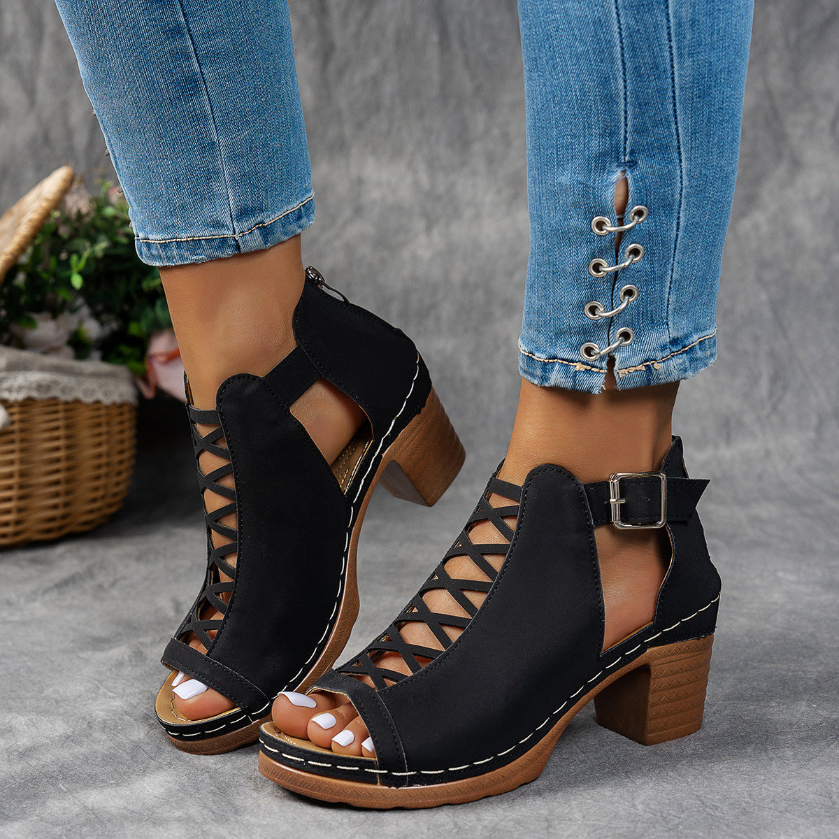 Stylish Plus-size Chunky-heel Womens Sandals